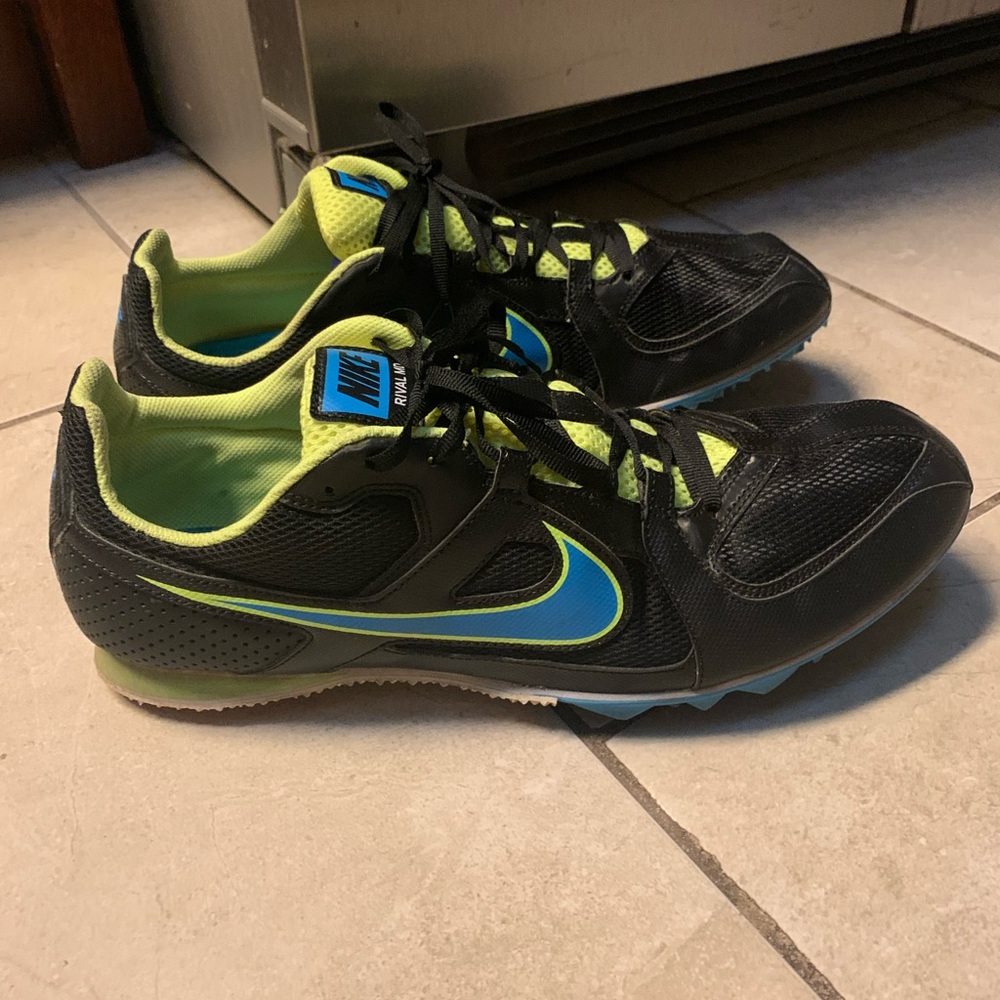 Nike Rival MD Men track shoes